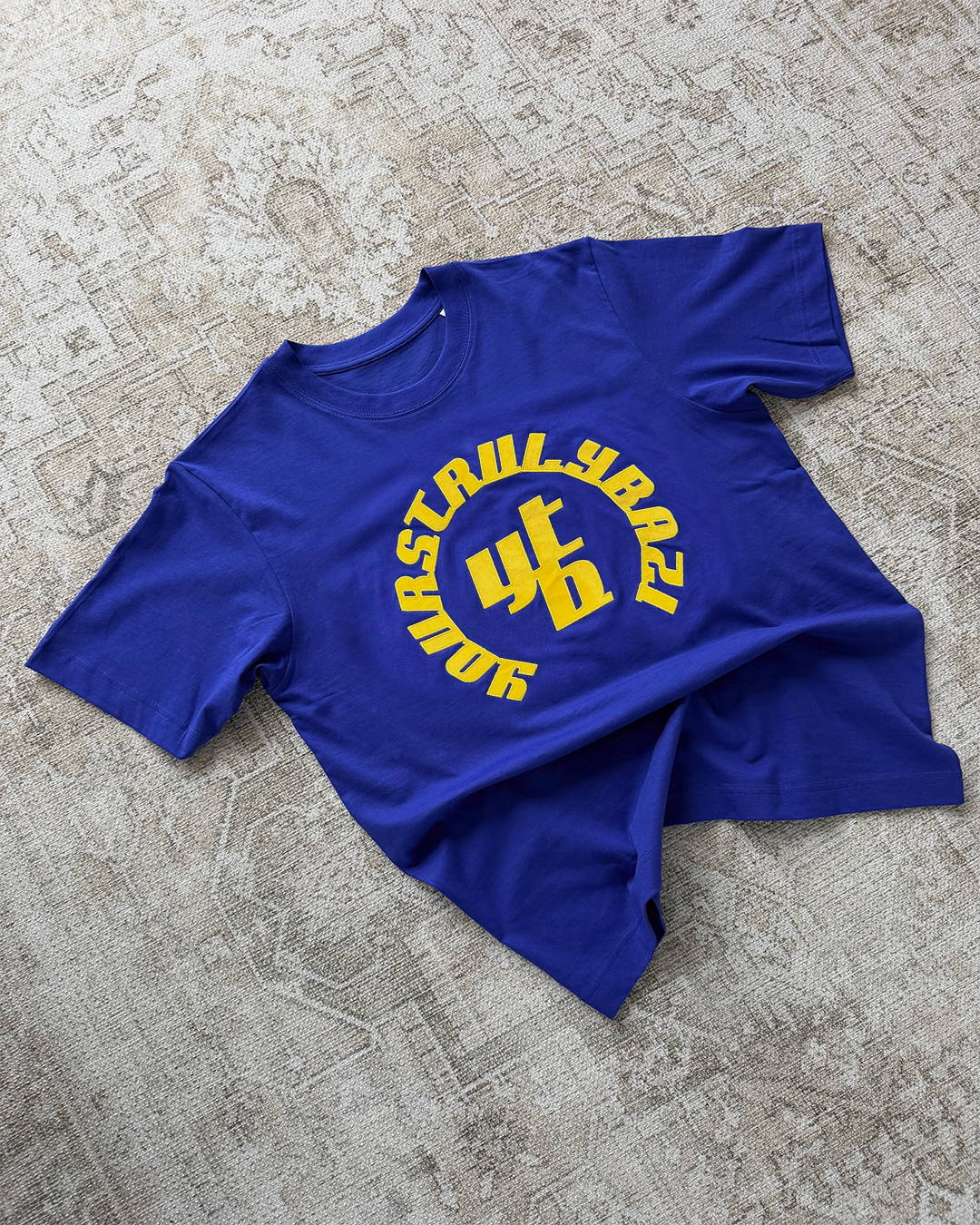 ytb arc-type embroidered tee